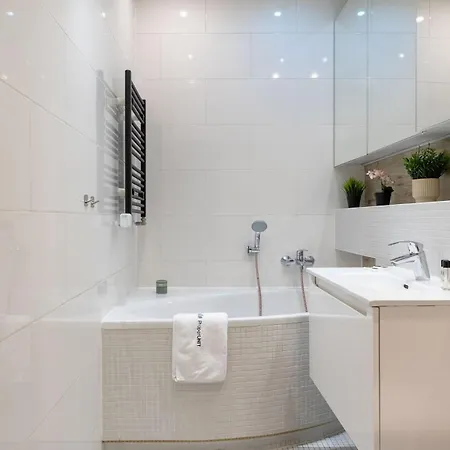 Srutowa 8 With Balcony & Ac Properunit Διαμέρισμα