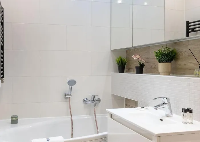 公寓 Srutowa 8 With Balcony & Ac Properunit 弗罗茨瓦夫