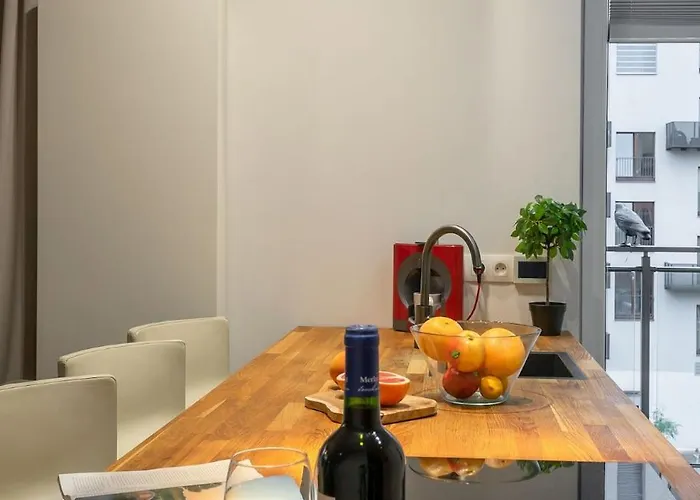 Srutowa 8 With Balcony & Ac Properunit