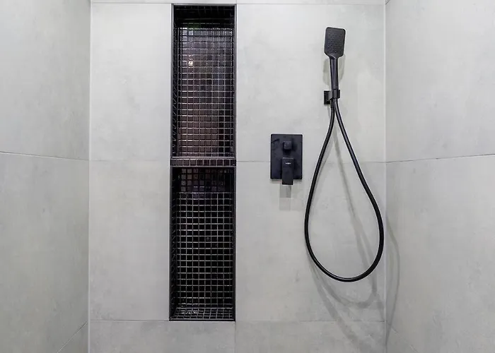 Srutowa 8 With Balcony & Ac Properunit 公寓