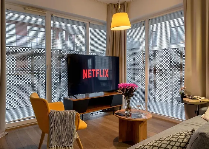 公寓 Srutowa 8 With Balcony & Ac Properunit