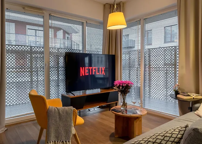 公寓 Srutowa 8 With Balcony & Ac Properunit