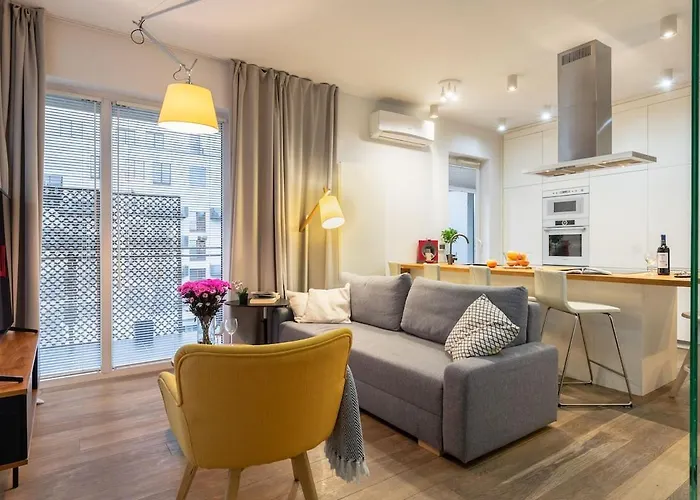 Srutowa 8 With Balcony & Ac Properunit 公寓