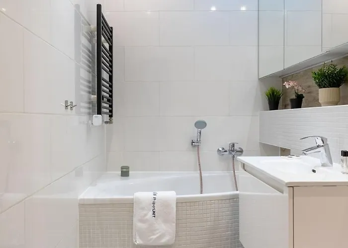 Srutowa 8 With Balcony & Ac Properunit 公寓