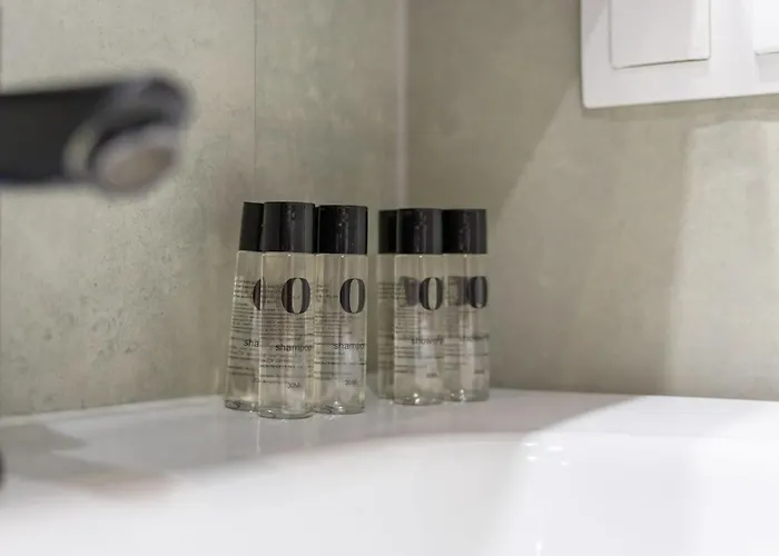 Srutowa 8 With Balcony & Ac Properunit * 弗罗茨瓦夫